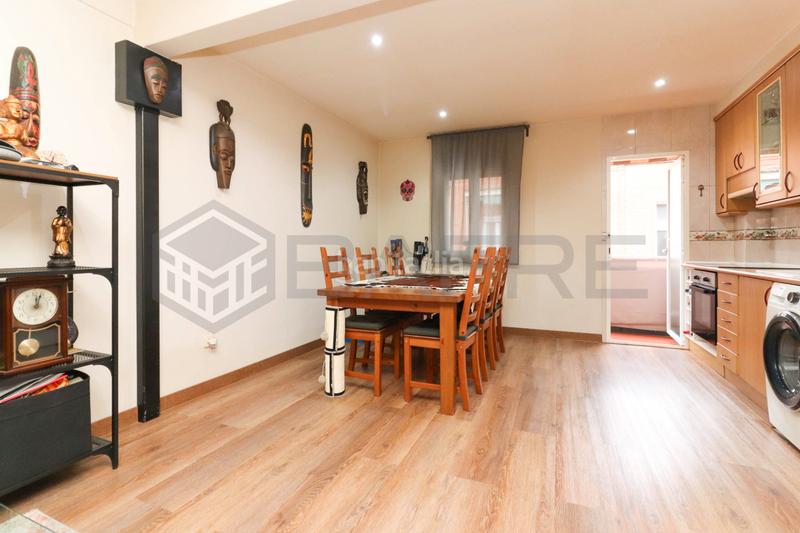 Foto 81425efc-b489-4876-acd1-799c6ee48d2b. Flat with heating in Zofío Madrid