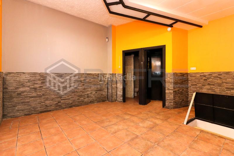 Foto bf40211b-c61a-4787-bbdb-7c34a9dcbb71. Local comercial a Valdeacederas Madrid