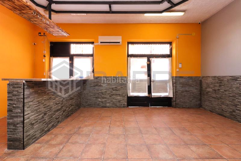 Foto c6a9965e-ac46-4cd0-abe8-29294d4c5417. Local comercial a Valdeacederas Madrid