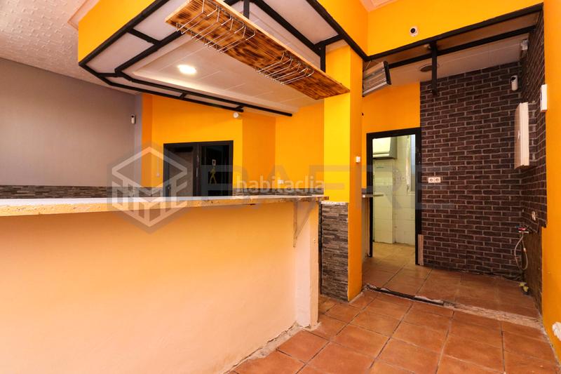 Foto 4c606149-2b8c-400c-abf4-225156c330dd. Locale commerciale in Valdeacederas Madrid