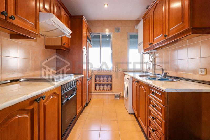 Foto ee12f2de-ba3a-4b32-bb96-2f002335abcc. Piso en Pradolongo Madrid