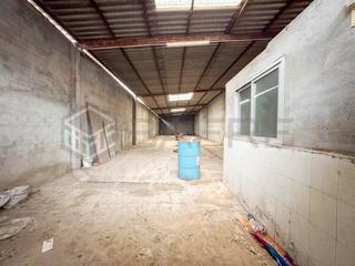 Locale commerciale in Calle Puerto de Oncala