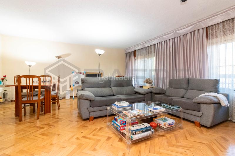 Foto ab75ca4b-b019-4049-9344-6ac8106cc369. Piso en Vista Alegre Madrid