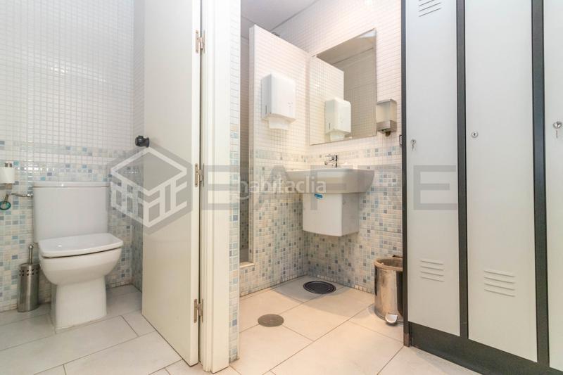 Foto 6682af10-acb0-4c8b-b071-b8e6cdb6d505. Local commercial dans Aluche Madrid