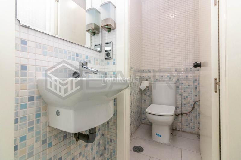 Foto 8d46ffd3-763b-48fa-ba3b-4bffc0e3da93. Local commercial dans Aluche Madrid