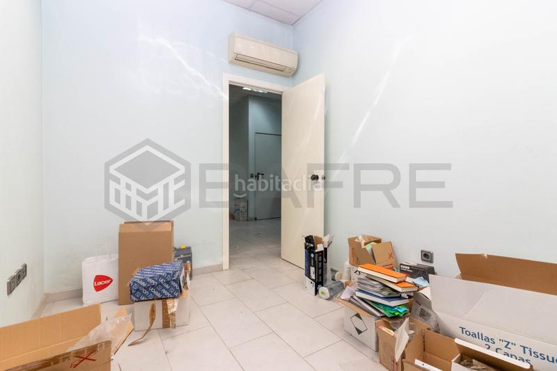 Foto 0d97b9ad-2c09-4fa9-861c-8d1090ec2866. Locale commerciale in Aluche Madrid