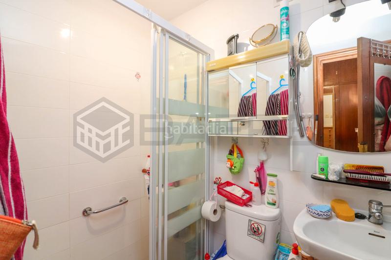 Foto b1109cfb-dd08-458c-be95-ab87c9632379. Etagenwohnung mit heizung parking in Aluche Madrid