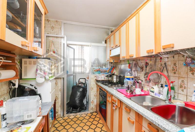 Foto fb992f45-bb26-416e-b36c-68c650efb1d5. Flat with heating parking in Aluche Madrid