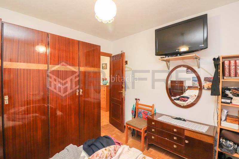 Foto a653ecf3-ed81-45c5-9d55-cbc79c989677. Piso en Aluche Madrid