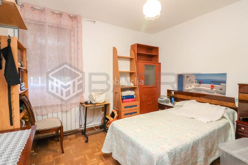 Foto de72ed64-625f-48aa-bdfa-bc91de32c5e7. Piso en Aluche Madrid