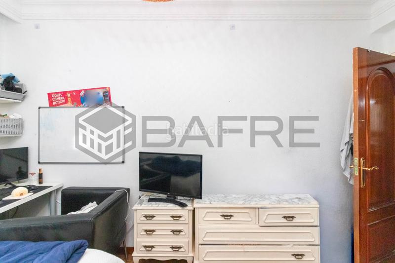 Foto d78bbd0a-eea5-417f-8558-05f842d65a76. Flat with heating in Moscardó Madrid