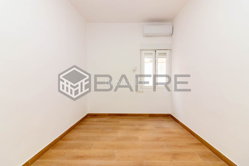 Foto b8e427e1-f46b-40ae-ae26-18f2c74e350f. Piso en Puerta del Ángel Madrid