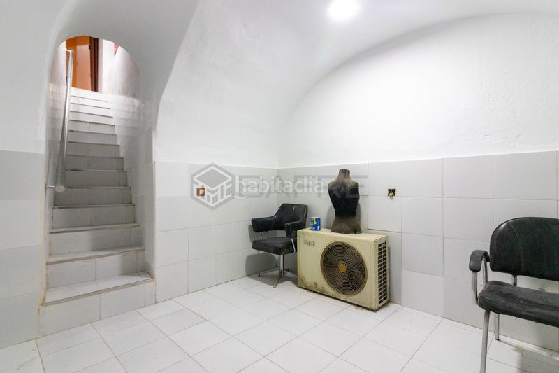 Foto a2b9c62e-7390-4b59-8681-ef097fe8418d. Local comercial a Embajadores-Lavapiés Madrid