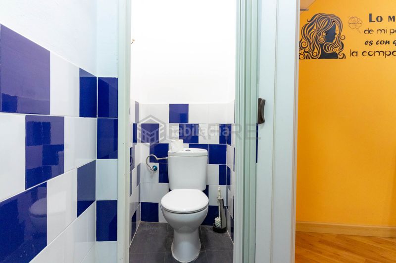 Foto fead9520-912b-4538-a060-626222cc8d62. Local comercial a Embajadores-Lavapiés Madrid