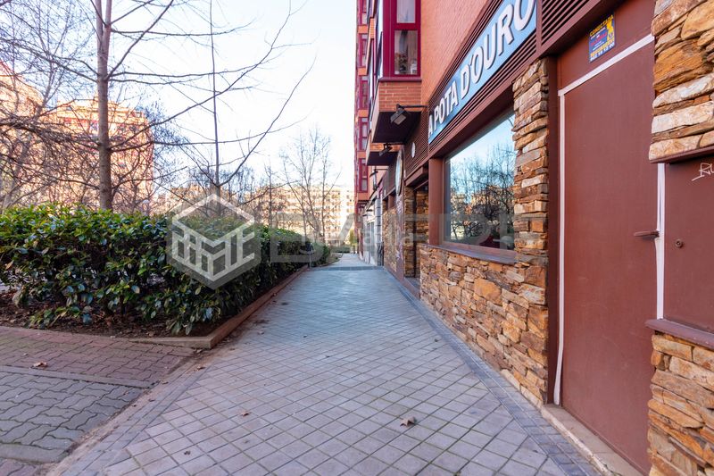 Foto d50bc2bf-480b-424f-b44a-21421612eb05. Local comercial a Acacias Madrid