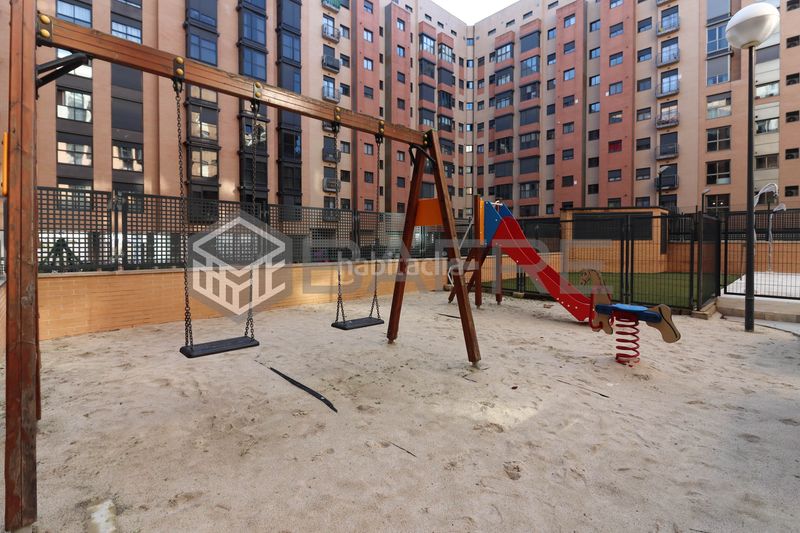 Foto b2cd450e-c0f7-494a-bf33-bbd7b388a1c2. Pis amb aparcament piscina a Ensanche de Vallecas-La Gavia Madrid