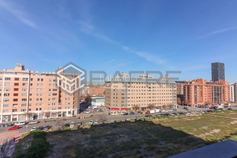 Foto ddaac8f7-6a2d-46a7-875e-e3a802c7d914. Pis amb aparcament piscina a Ensanche de Vallecas-La Gavia Madrid