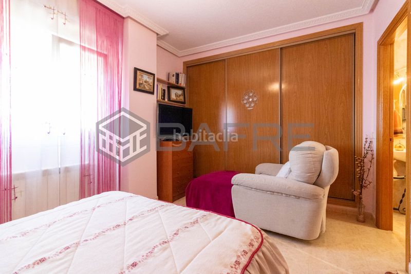 Foto 43a84d8e-a62a-4588-943d-e302beed88a6. Àtic amb aparcament a Los Villares Arganda del Rey