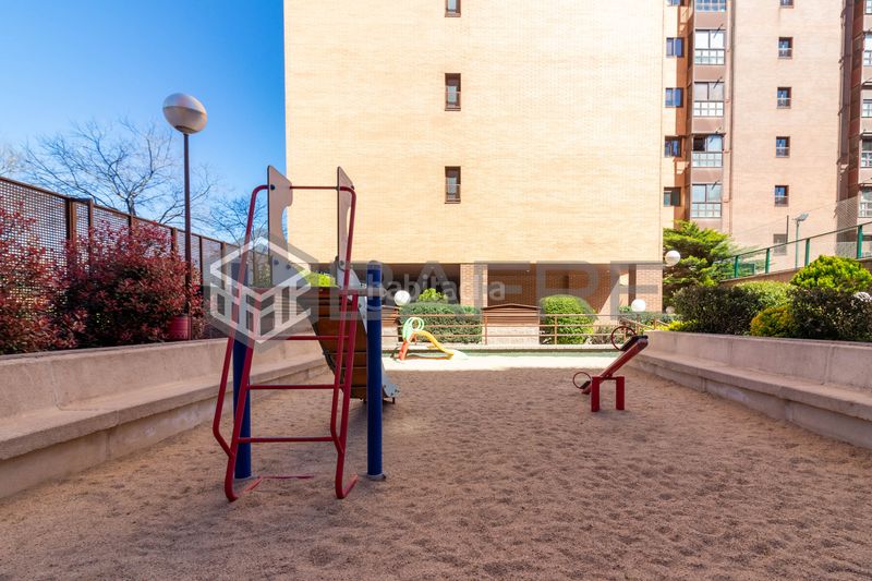 Foto 43bec3e7-dea0-4491-bc95-5b3bb4116042. Pis amb calefacció aparcament piscina a Palomeras Sureste Madrid