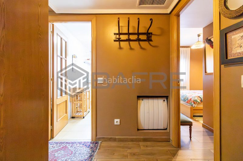 Foto d4aaf5be-e319-40e1-add9-9f6581c1c003. Pis amb calefacció aparcament piscina a Palomeras Sureste Madrid