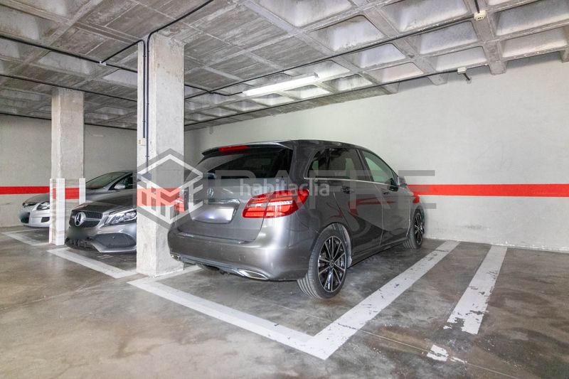 Foto fe66b16f-8789-4da6-b42c-f04071764725. Pis amb calefacció aparcament piscina a Sanchinarro Madrid