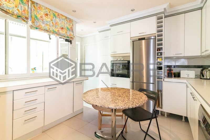 Foto 52b74b40-0a42-4ee1-bf85-a4372d8b88bb. Piso en Niño Jesús Madrid