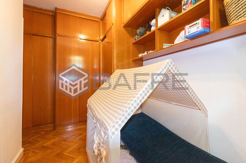 Foto ab7166b4-4a17-4923-8734-05a91abd7a47. Piso en Niño Jesús Madrid