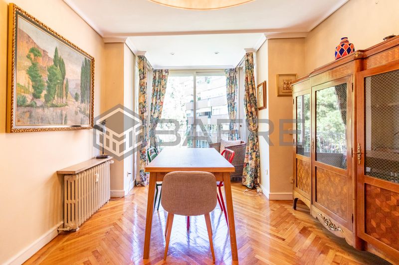 Foto e9832a73-5be4-43c9-8f21-1868751d4466. Piso en Niño Jesús Madrid