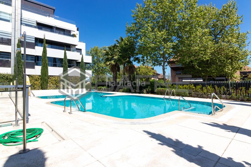 Foto 5deb1779-b4c7-4628-99f3-726b205559c2. Pis amb calefacció aparcament piscina a Valdepastores-Las Encinas Boadilla del Monte