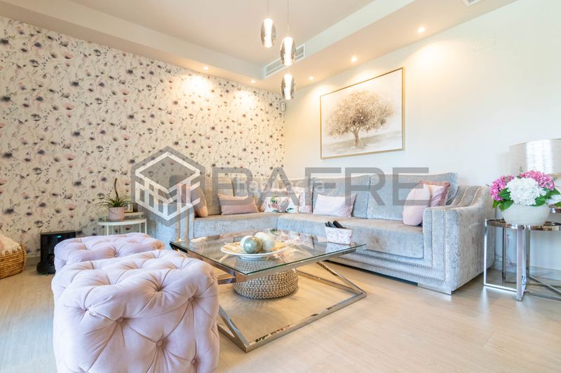 Foto 9b925a19-aea9-4a87-b4c6-f3688bfee2c2. Pis amb calefacció aparcament piscina a Valdepastores-Las Encinas Boadilla del Monte