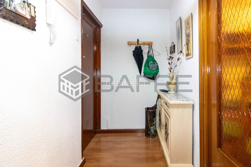 Foto f867a373-1a52-43a1-be21-0837d2966e9b. Pis amb calefacció a Almendrales Madrid