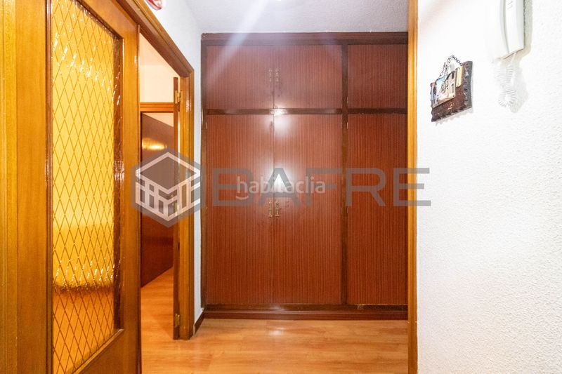 Foto 185bf28c-833f-48ad-9eb9-8b4efffbce72. Piso en Almendrales Madrid