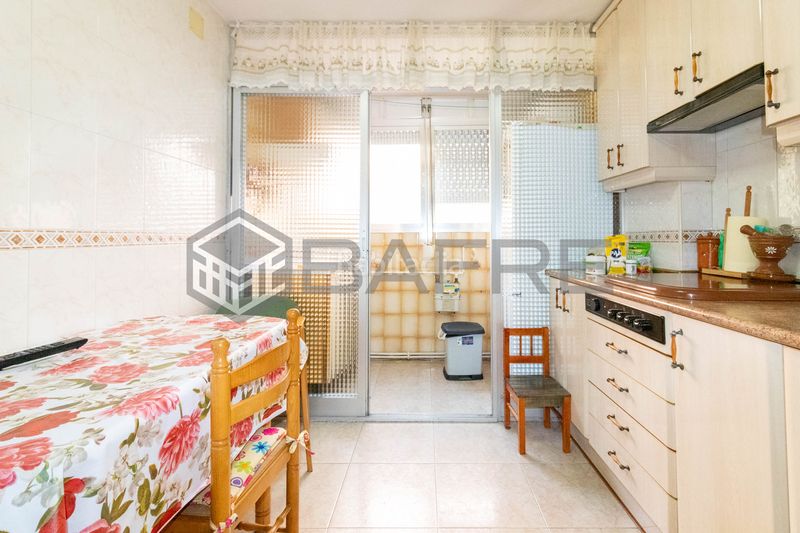 Foto 5020b4b3-0add-4c21-a016-f50369750f38. Piso en Almendrales Madrid