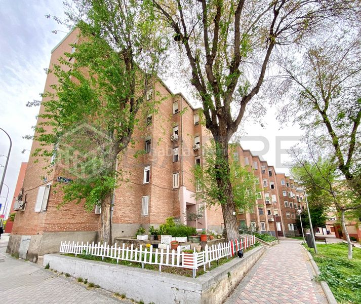 Foto 87c2b749-d46d-4d57-a288-2e0dcad344eb. Piso en Almendrales Madrid
