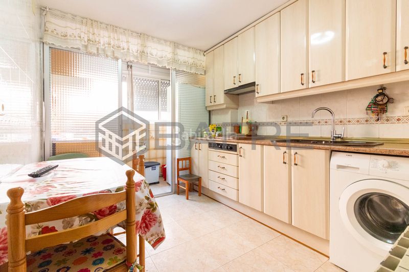 Foto 8c02838a-cb88-4f5d-ab0a-cfaf8c8794dc. Piso en Almendrales Madrid