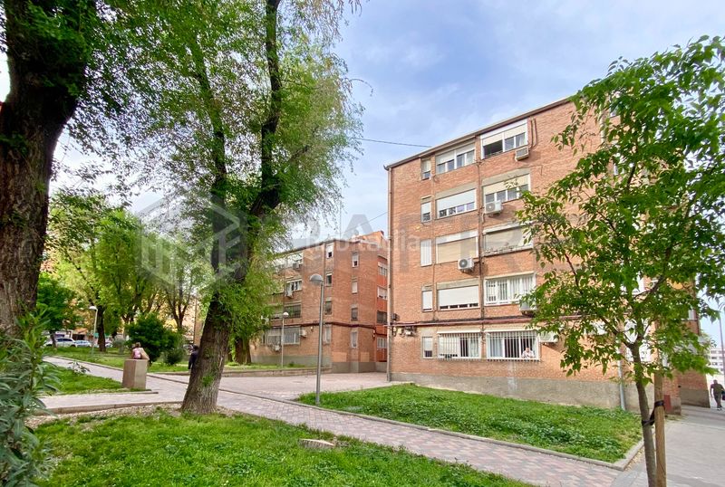 Foto f10d98f7-d583-46f4-87cb-a9cc69d39abf. Piso en Almendrales Madrid