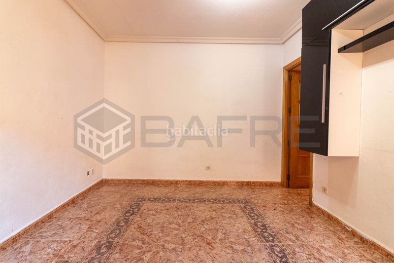 Foto c8367b69-0adf-4cb7-a028-00d98e783719. Piso en Vista Alegre Madrid