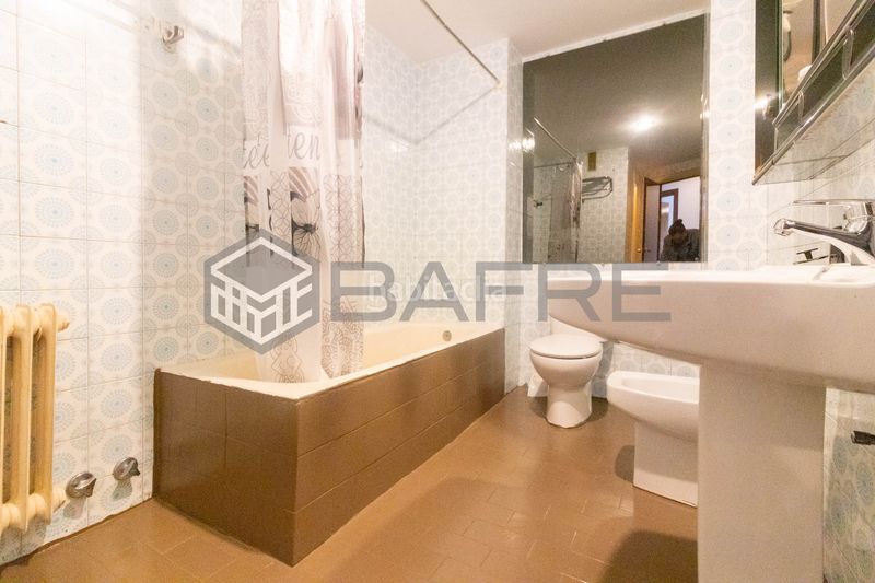 Foto c6294dd3-1fbf-4c71-b4c8-080d5d8e35f7. Piso en Adelfas Madrid