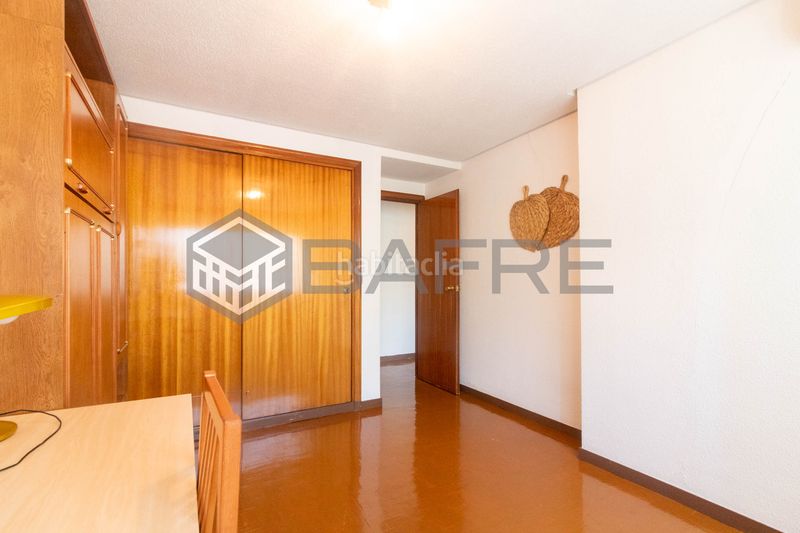 Foto d8b16094-7255-421f-81d8-03df8987c0af. Piso en Adelfas Madrid