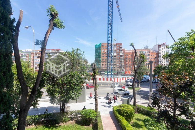 Foto db7faaae-457d-4e2d-9a9b-02be0858cf37. Piso en Adelfas Madrid