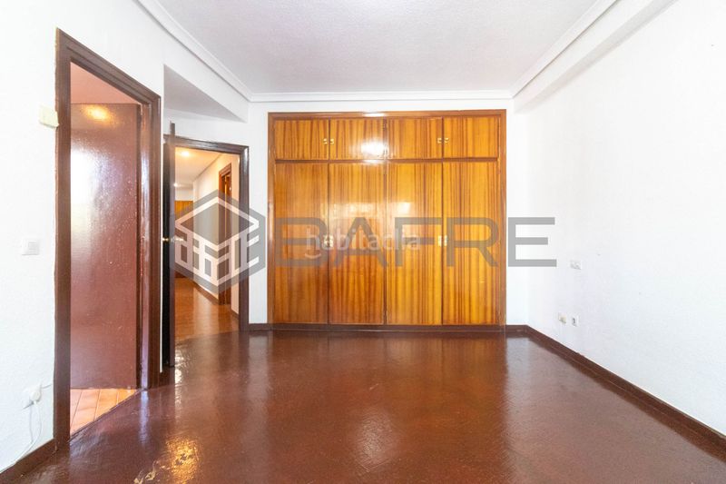 Foto f7458944-eb1f-42cf-a2de-6ad985818743. Piso en Adelfas Madrid