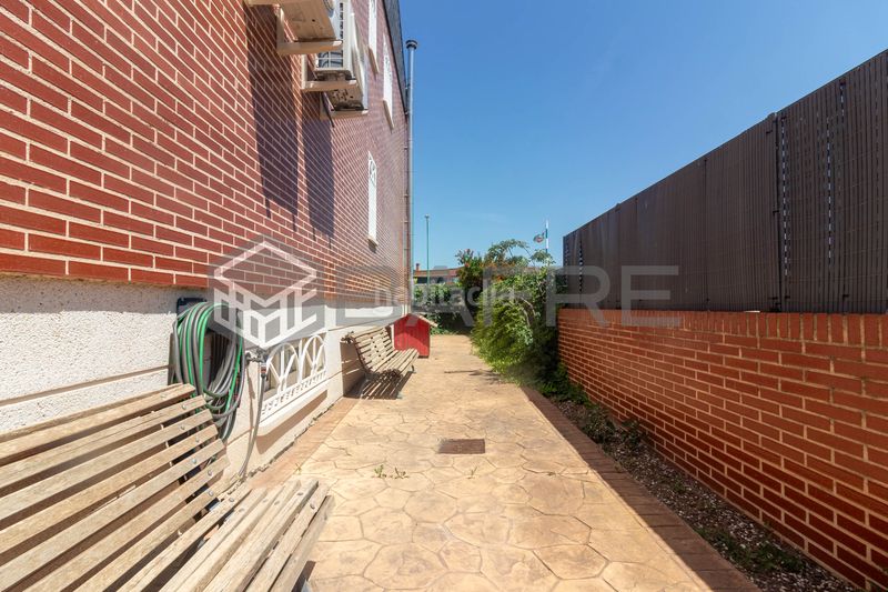 Foto 1f65658b-d0e1-423d-9408-49a8591ab5c4. Casa amb calefacció piscina a Perales del Río Getafe
