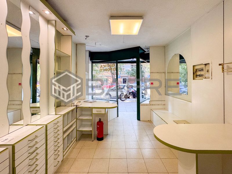 Foto dc89f670-39d0-484e-a08e-ac28b299f6db. Local comercial a Opañel Madrid