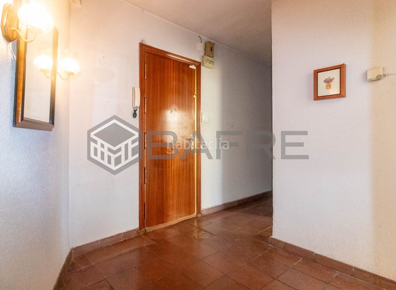 Foto 3ab4c1e4-3356-47fe-b658-d87150e83dd1. Piso en Valdeacederas Madrid