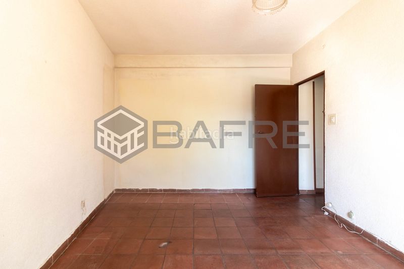 Foto 64e0ddeb-02ac-41a3-bd08-72cbb2d7b98d. Piso en Valdeacederas Madrid