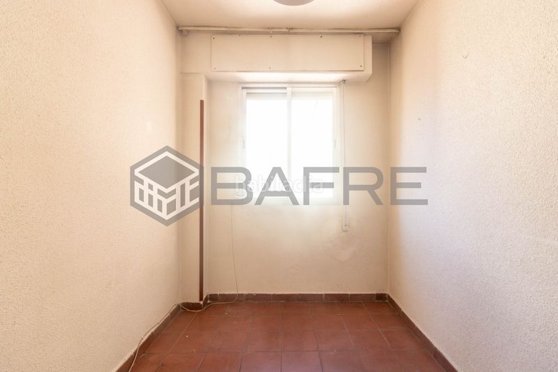 Foto b170689f-cc3f-470b-af0b-fb4355652d1d. Piso en Valdeacederas Madrid