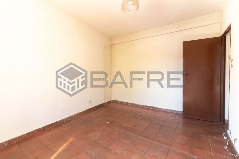 Foto bd85440b-d5d9-4606-9520-636ecf8ba5b2. Piso en Valdeacederas Madrid
