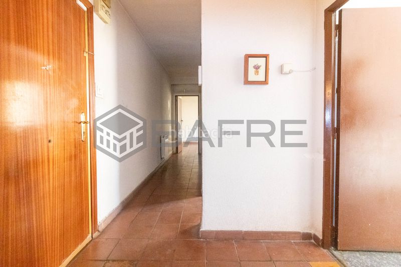 Foto d8c7ffe1-793f-447a-a3d0-7bb39a52f9fe. Piso en Valdeacederas Madrid