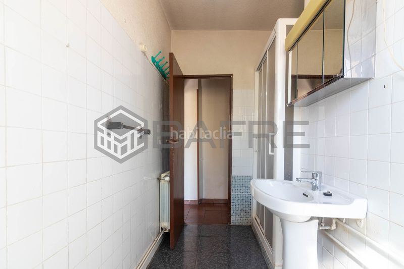 Foto f1d033bf-e81c-44b3-b12c-ec7c467f927c. Piso en Valdeacederas Madrid