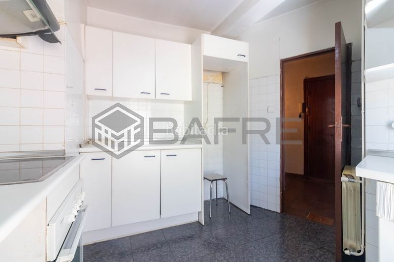 Foto fb80be98-7015-41c0-bc8a-1f02588c9214. Piso en Valdeacederas Madrid